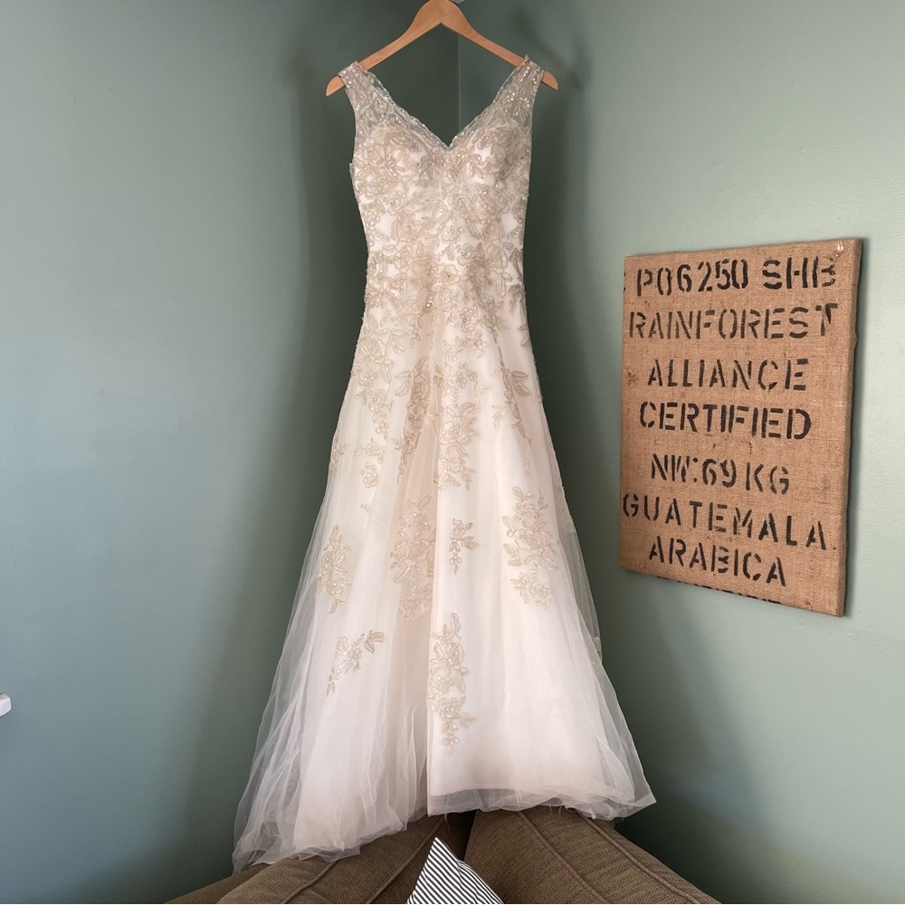 Jewel by David’s Bridal wedding dress size 2
